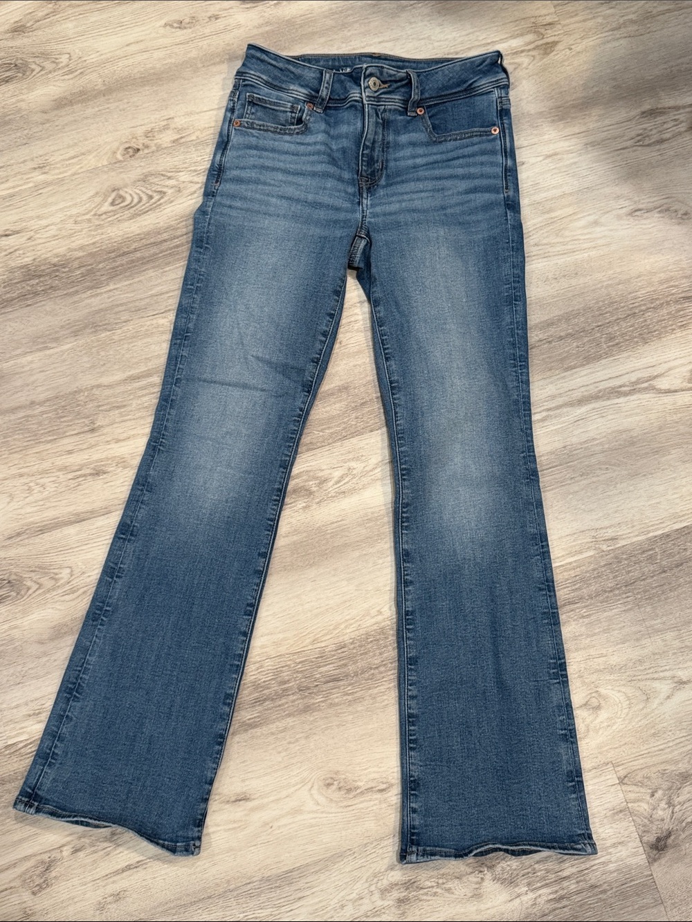 American Eagle 🦅 Kick boot jeans size 2 short